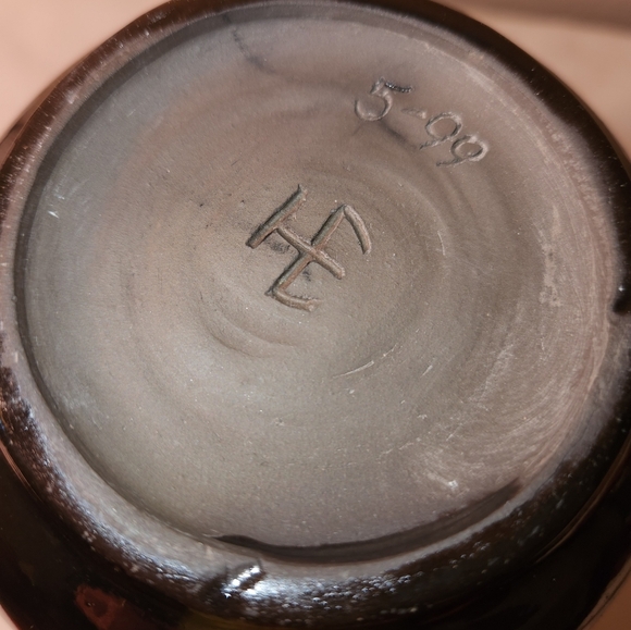 Black On Black Animal Incised Pottery Vase - Picture 7 of 7